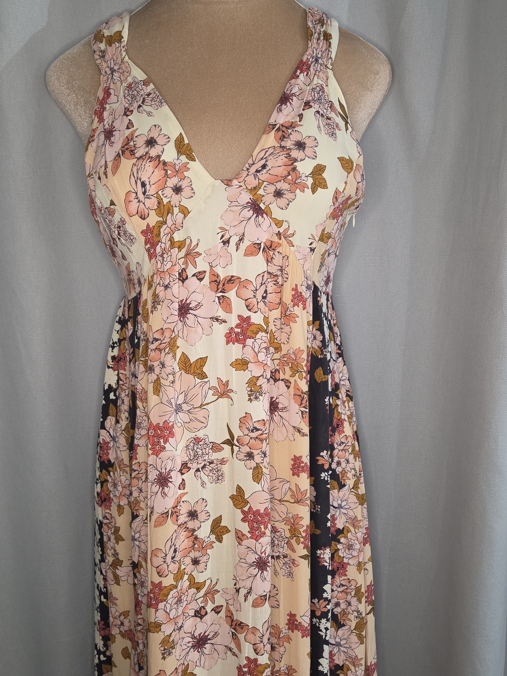 Floral Maxi Dress Cream and Pink By Crimson Size Medium With Festive Boho Feel - Picture 2 of 9
